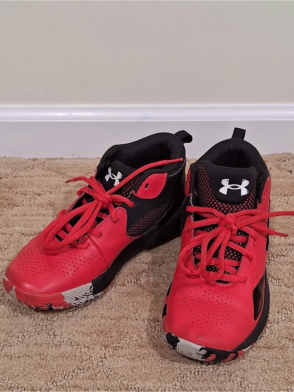 Under Armour - Child Grade School Lockdown 5 Basketball Shoe, Size 5 Big Kid